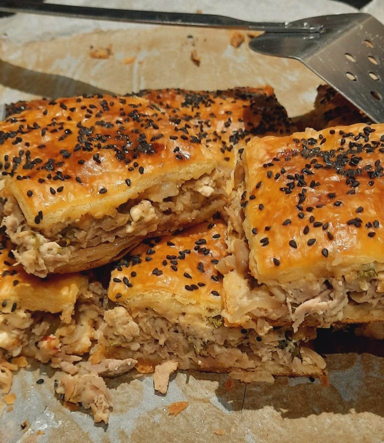 Κρεατόπιτα με το αρνάκι που περίσσεψε το Πάσχα