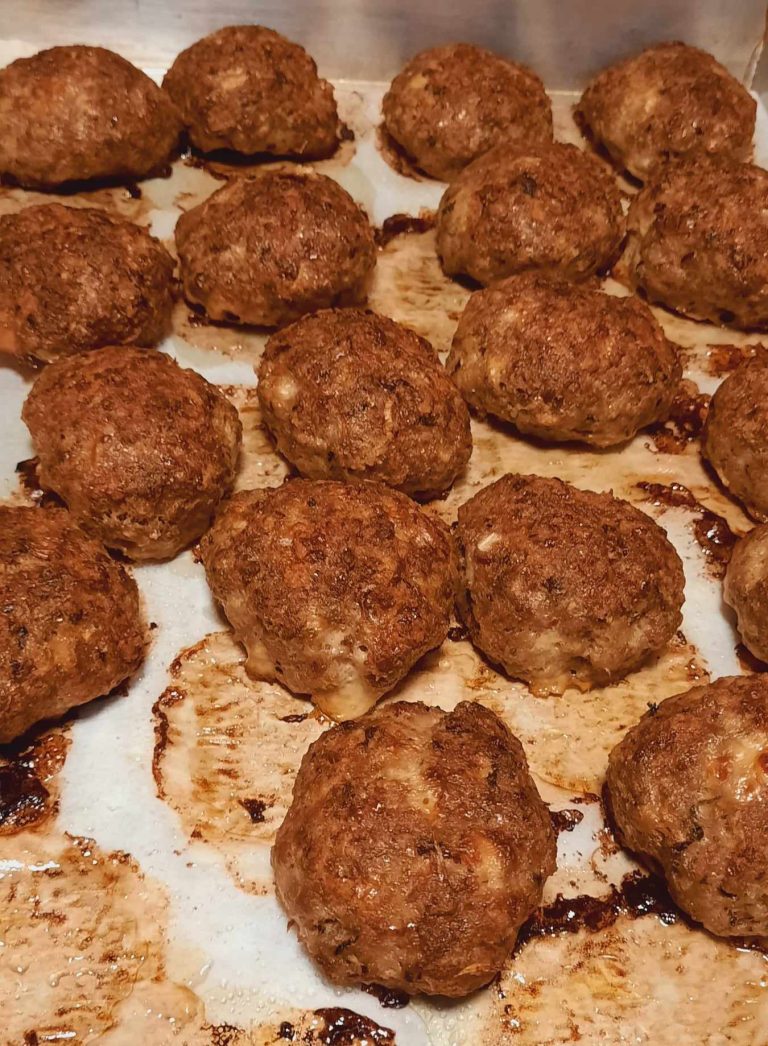 Μπιφτέκια με μπεικον, κόλιανδρο και κοκκινοπίπερο