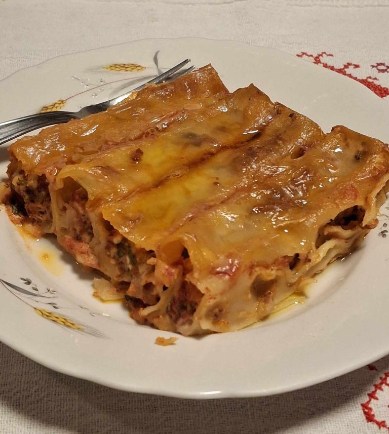 Κανελόνια με κιμά από λουκάνικο