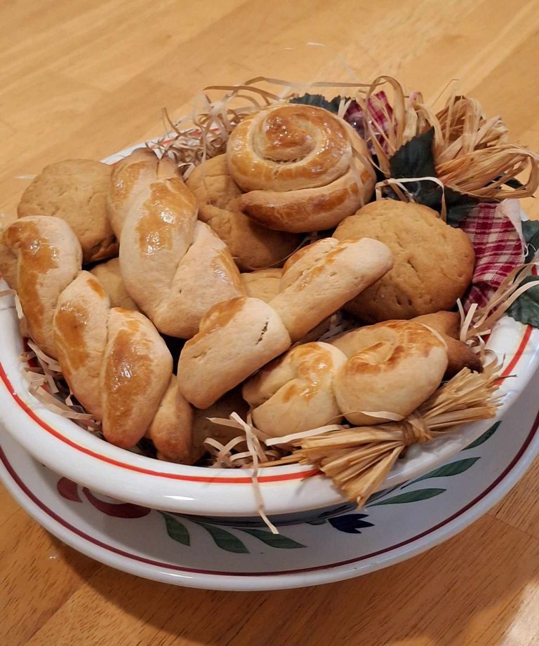 Πασχαλινά κουλουράκια