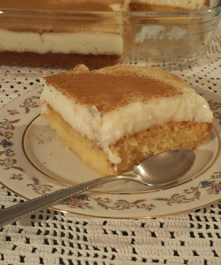 Ραβανί με κρέμα βανίλιας και κανέλα