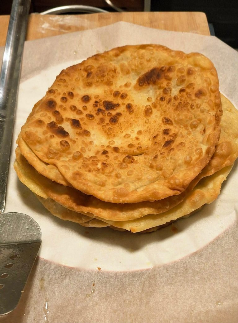 Τηγανοτυρόπιτες